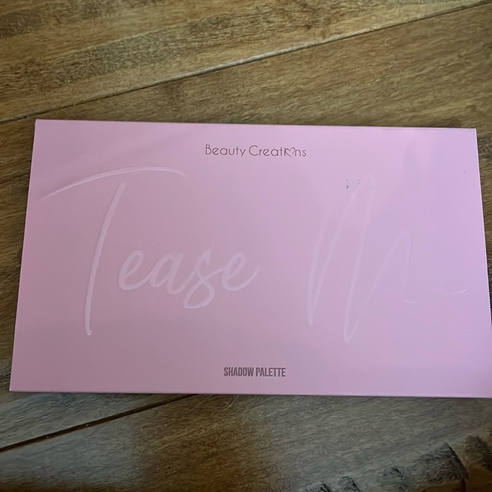 NWT Tease Me Eyeshadow Palette by Beauty Creations